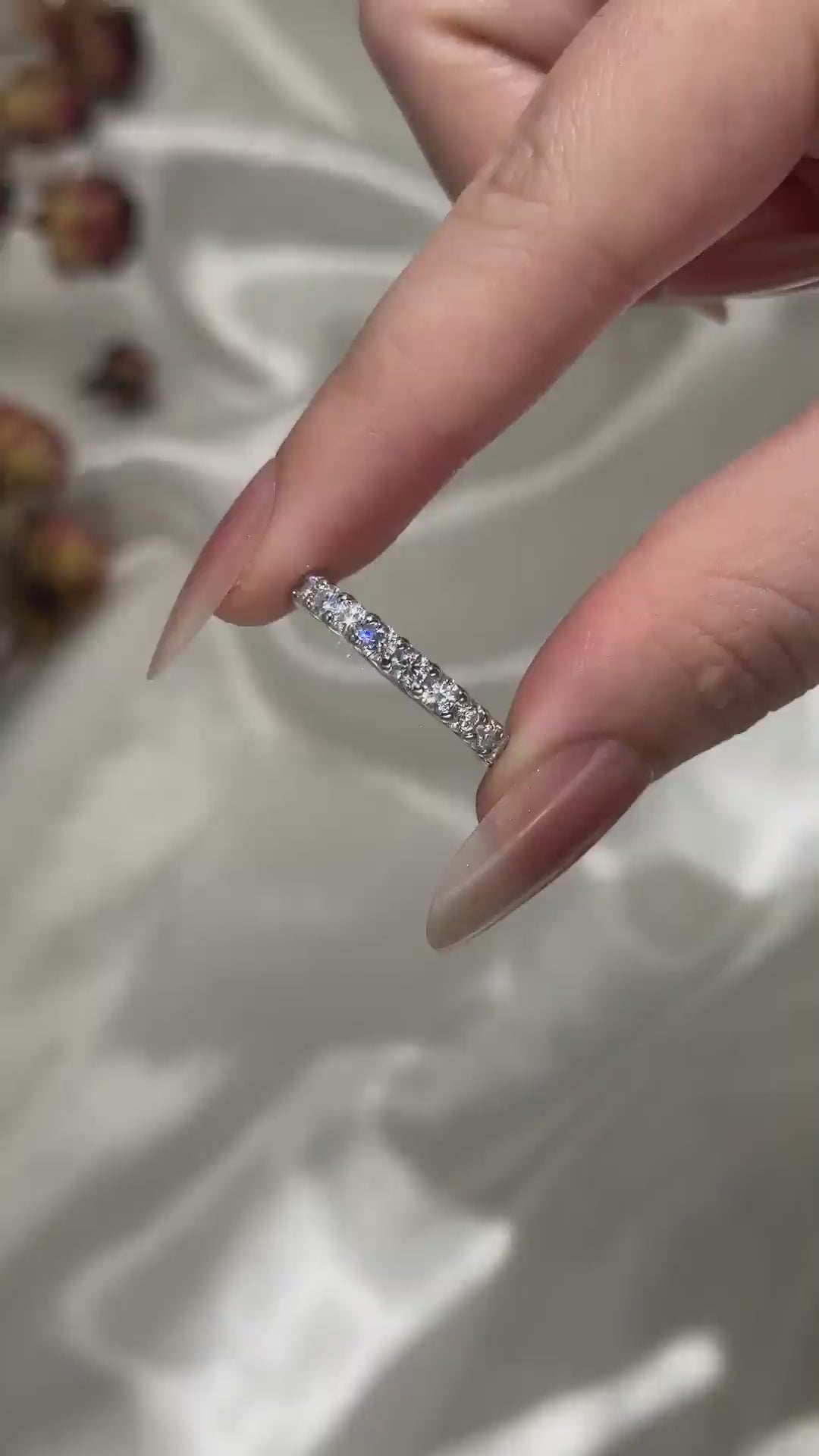 Moissanite 1.5 Ct Round Cut Women's Wedding Band