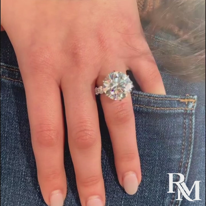 S925 Moissanite 6.0Ct Round Cut Luxe Engagement Ring with 4.0Ct Moissanite Band Travel Rings in Sterling Silver