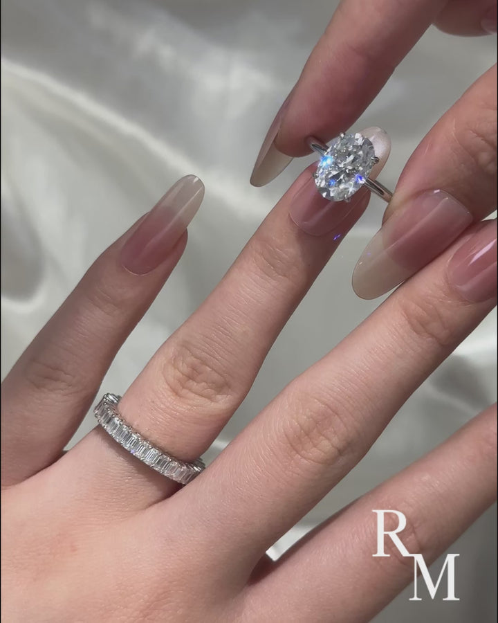 Moissanite 4.0Ct Solitaire Oval Cut/3.5Ct Emerald Cut White Gold Wedding Ring with Emerald Cut Wedding Ring