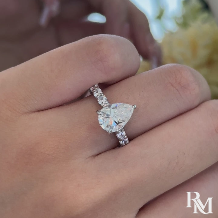 S925 Moissanite 2.0Ct Pear Cut White Gold Engagement Ring