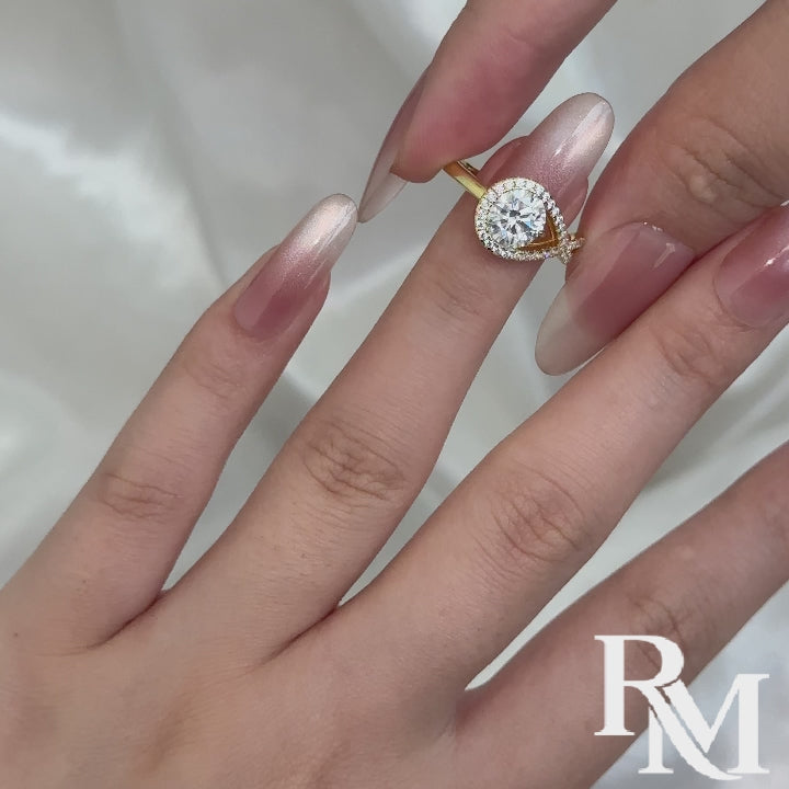 S925 Moissanite Halo 1.2Ct Round Cut Yellow Gold Engagement Ring