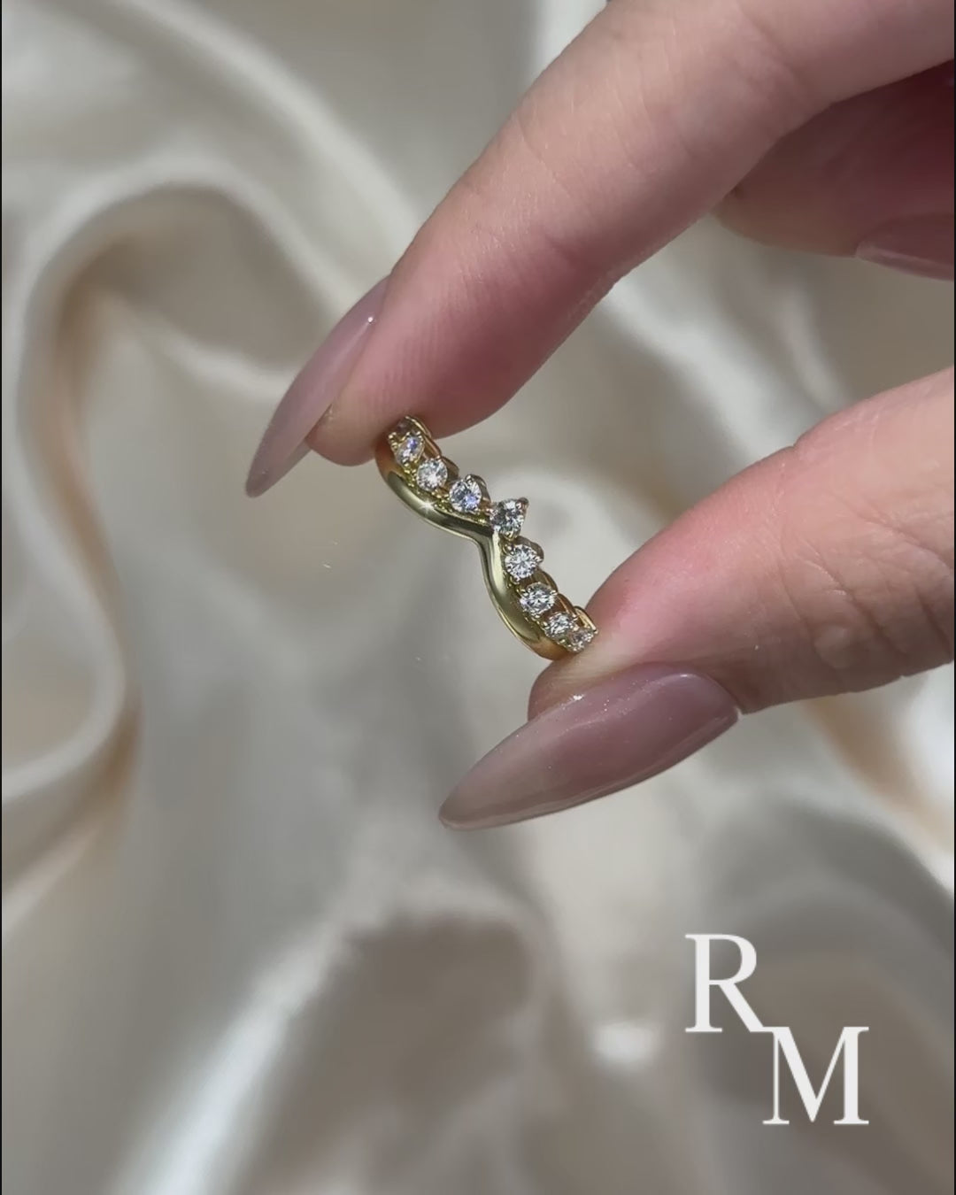 Graduated Tiara Wedding Ring With Round Moissanite Diamonds