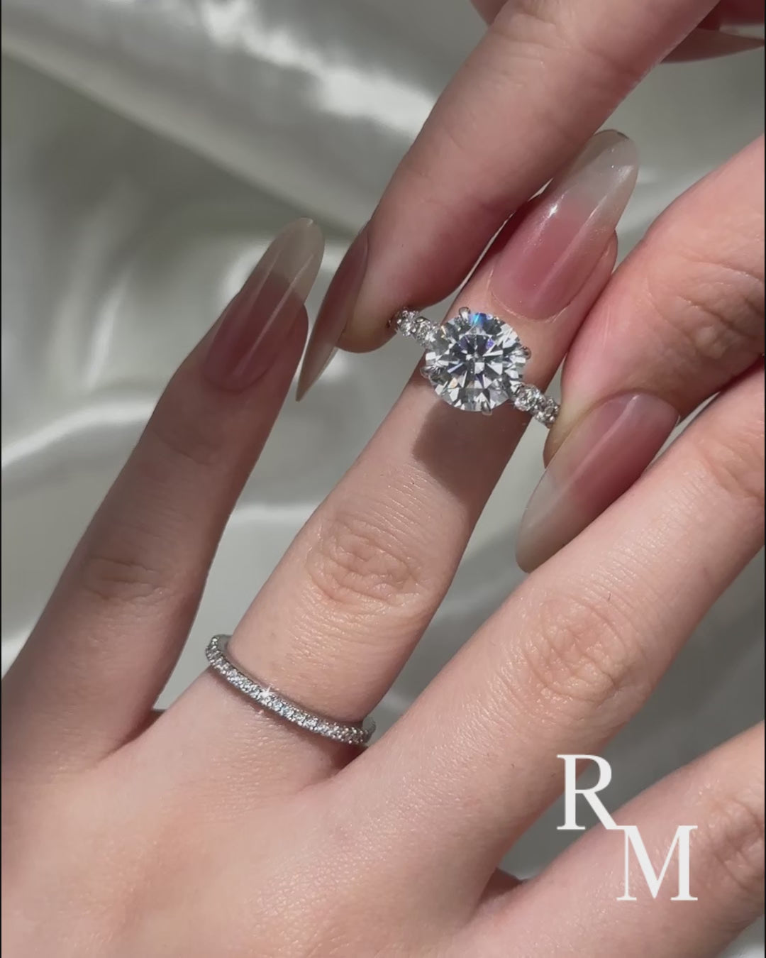 4.0 Ct Round Cut White Gold Moissanite Diamond Wedding Ring