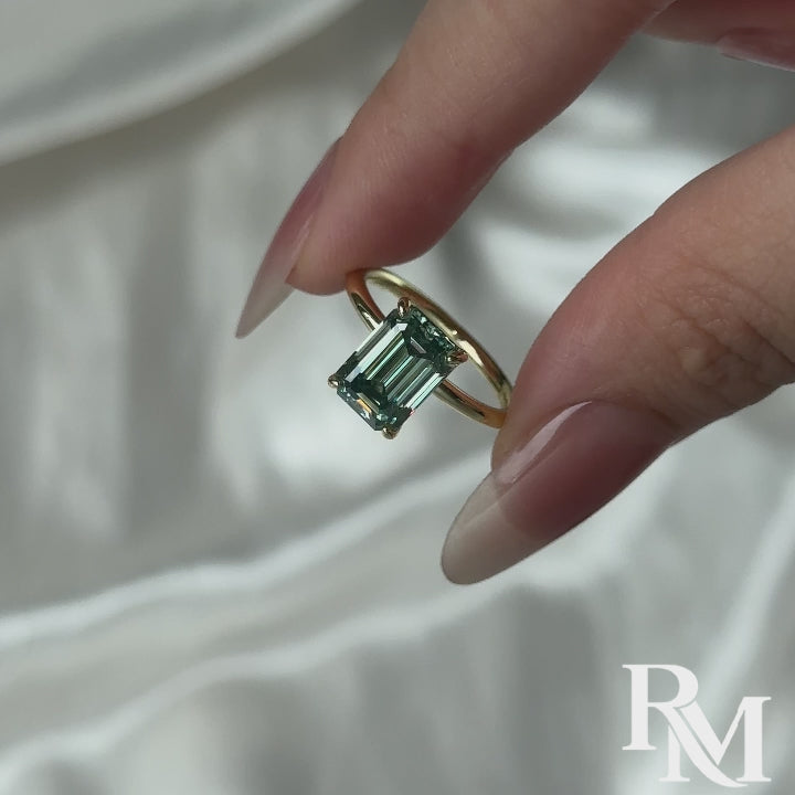 S925 Green Moissanite 3.5Ct Emerald Cut Solitaire Engagement Ring For Her