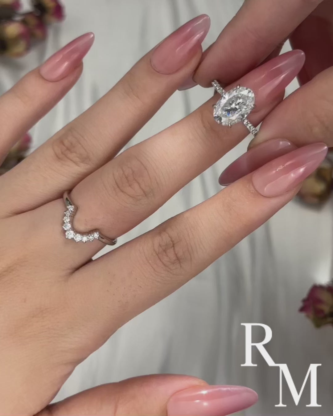 Moissanite 4.0Ct Oval Cut White Gold Wedding Ring Set