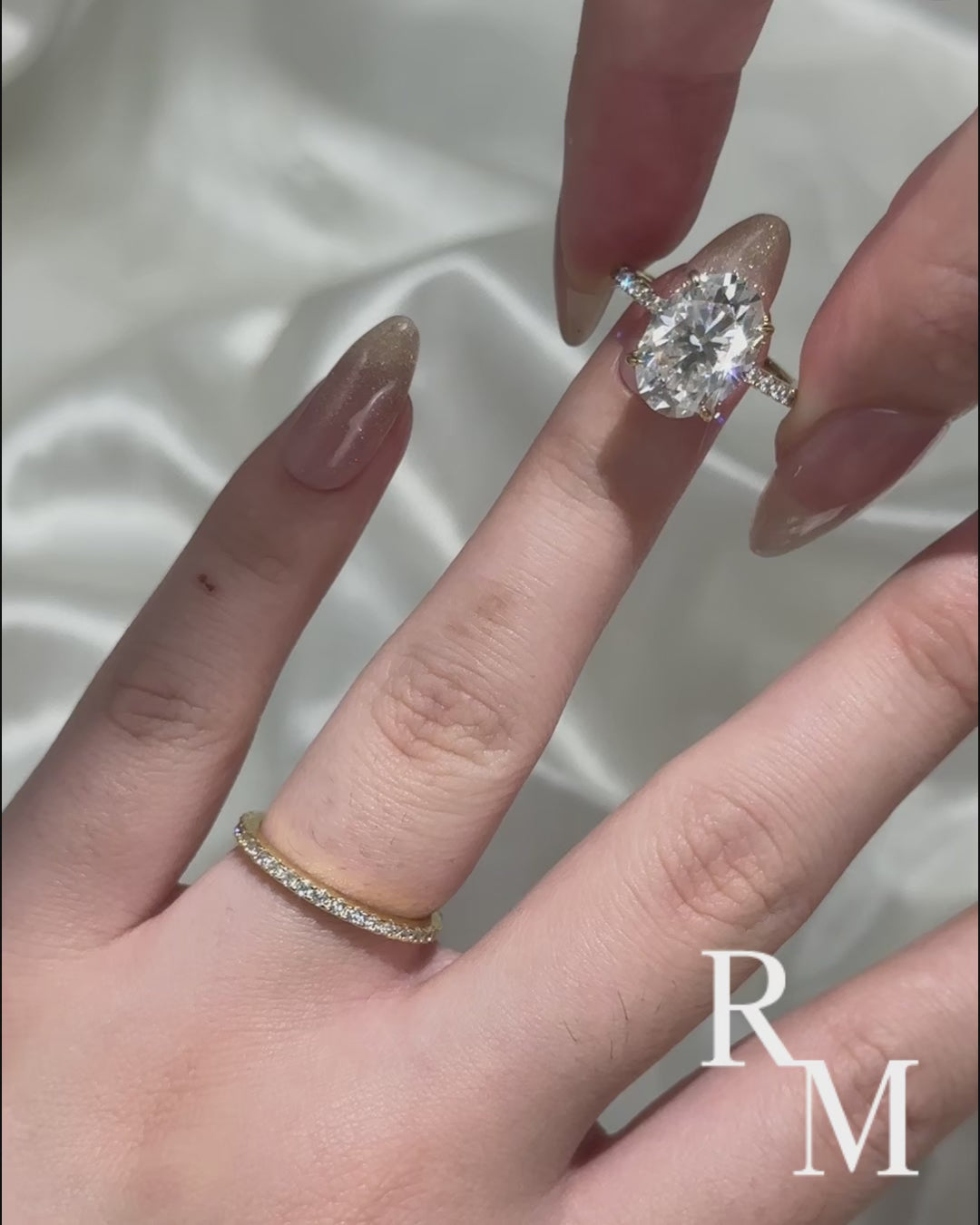 Rodiffy Moissanite 4.0 Ct ～ 5.5 Ct Oval Cut Yellow Gold Wedding Ring For Women