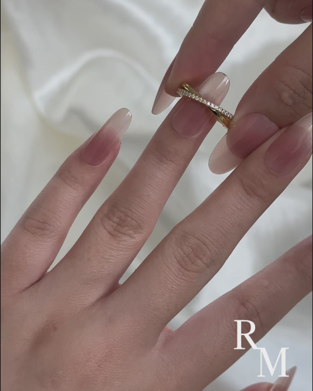 Moissanite 0.3Ct Twist Yellow Gold Round Cut Wedding Band