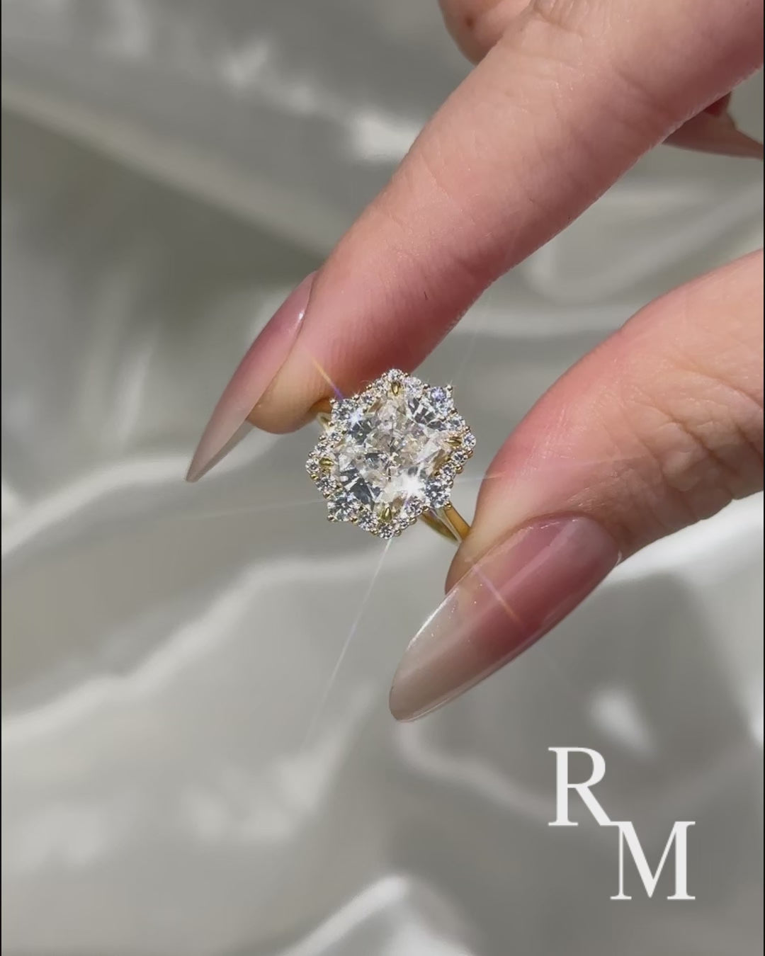 Rodiffy Moissanite 3.0Ct Yellow Gold Halo Radiant Cut Engagement Ring