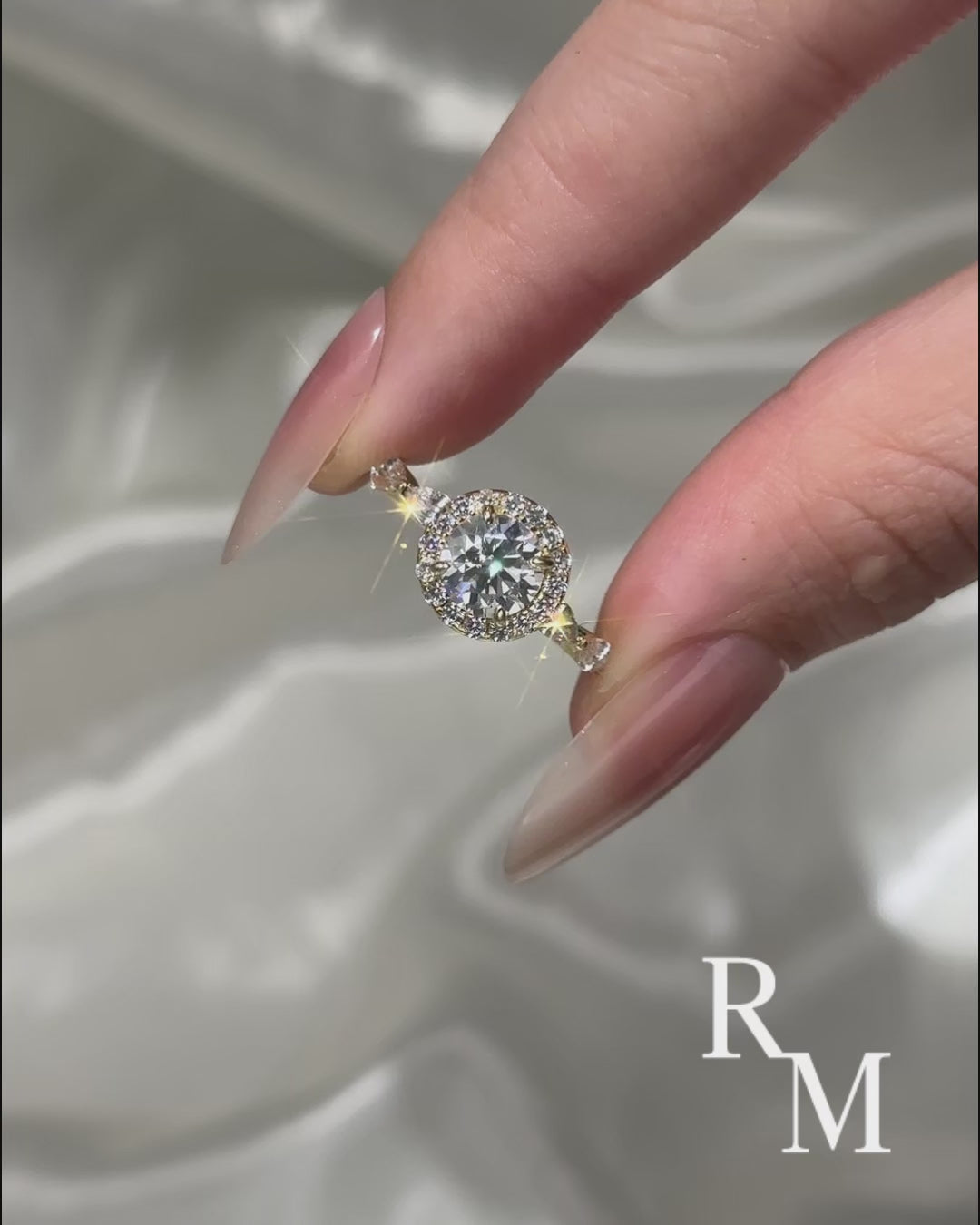 Rodiffy Moissanite 1.0 Ct Halo Round Cut Yellow Gold Promise Ring