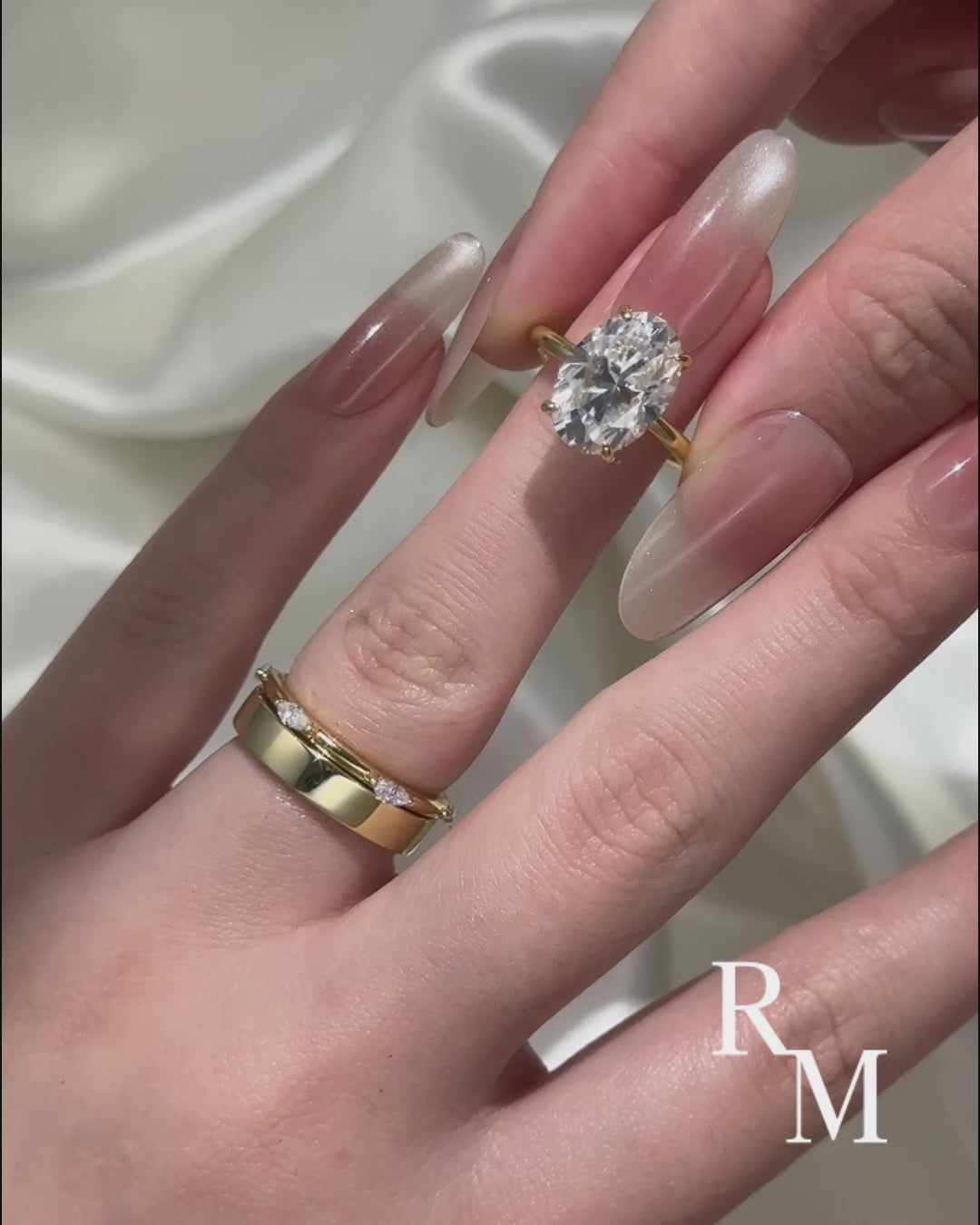 Moissanite 3PC 5.5 Ct Oval Cut Yellow Gold Wedding Ring Set For Women