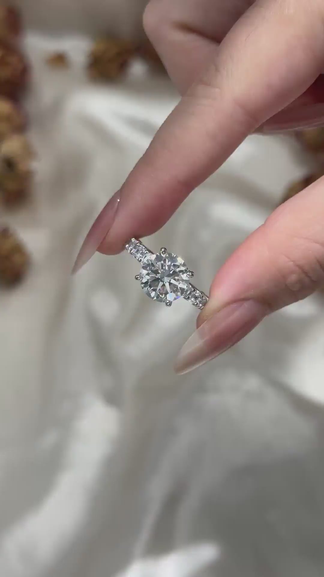 Rodiffy Moissanite 2.0Ct Round White Gold Engagement Ring